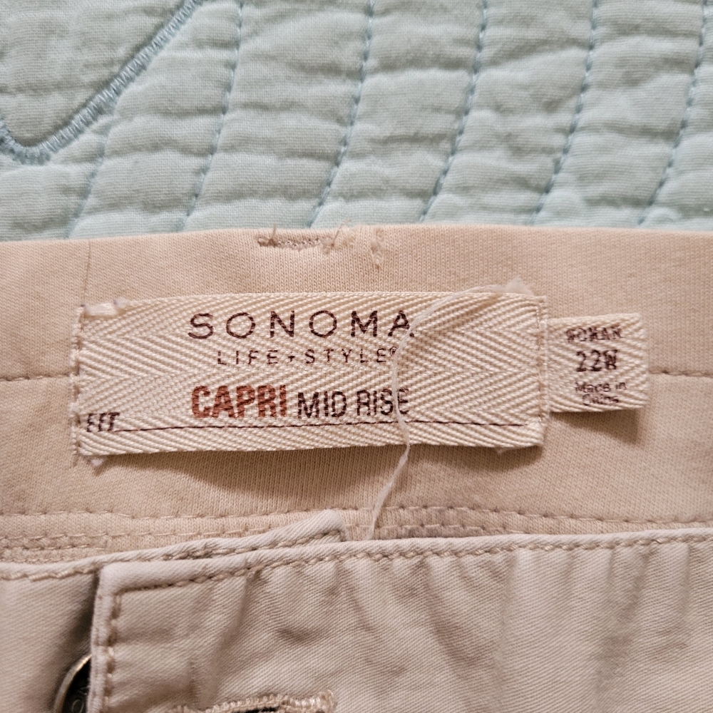 Woman's capris